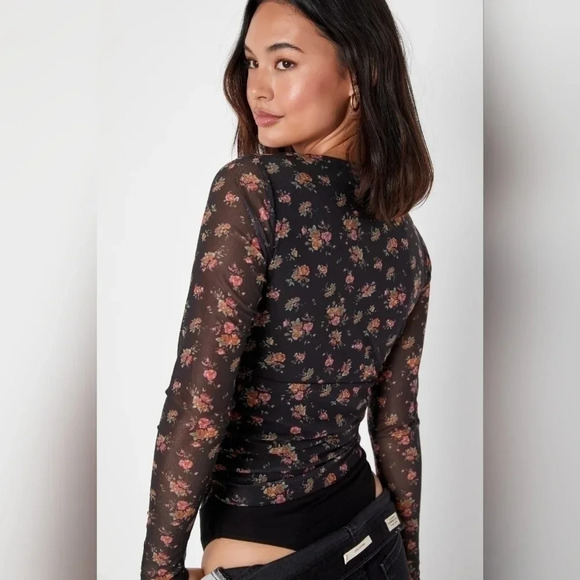 Moving Sale! 💘 Moody Perfection Black Floral Print Mesh Long Sleeve - Picture 1 of 10